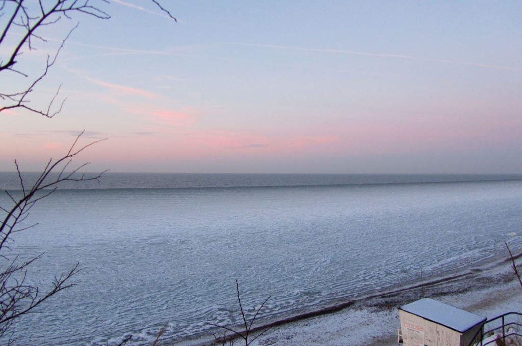 Gefrohrene Ostsee im Winter